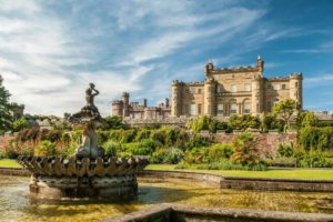 Scozia-culzean-castle-fountain